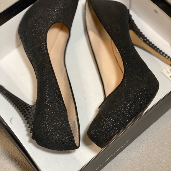 INC International Concepts Black Bindanna Pumps - Picture 4 of 4